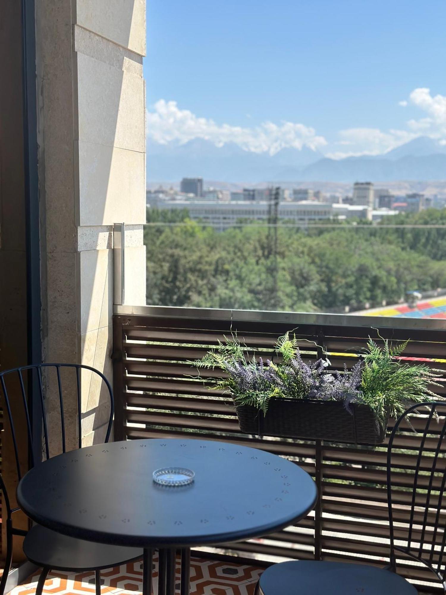 Logvinenko Apartment 비슈케크 외부 사진